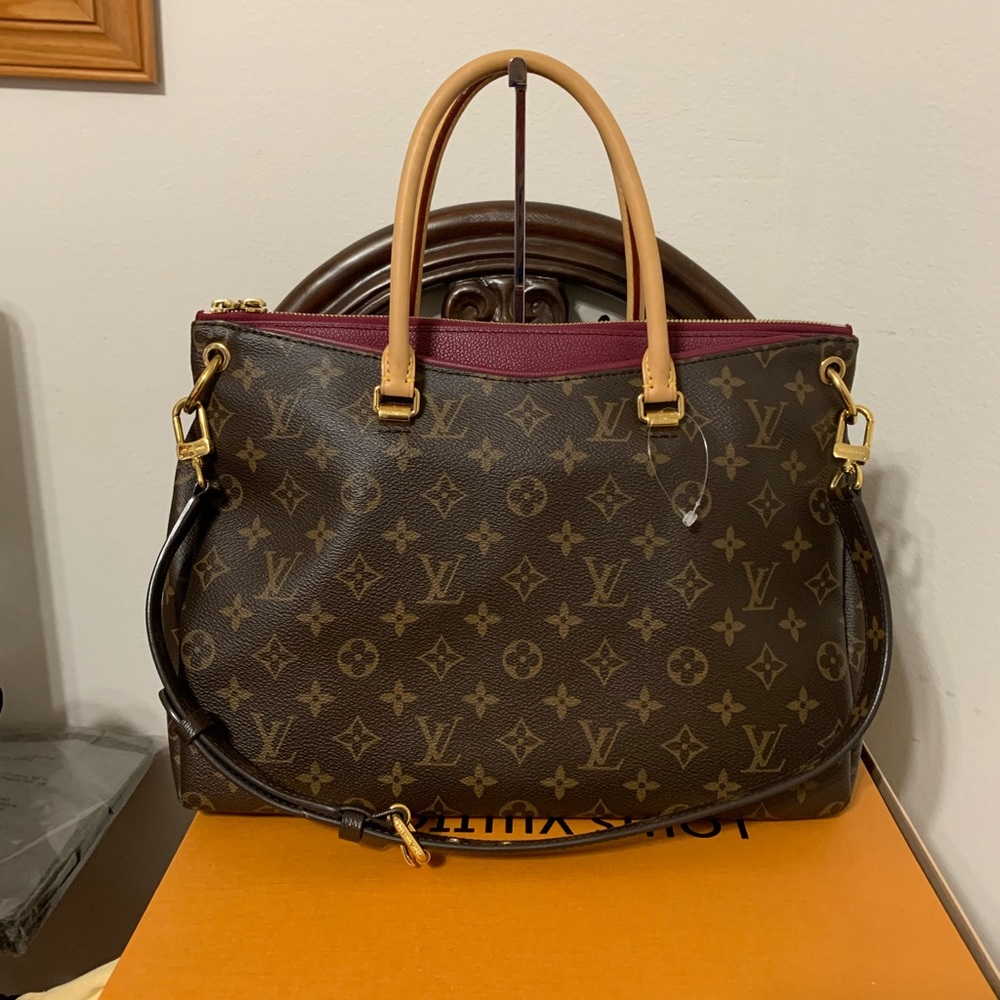 Louis Vuitton Palla PM